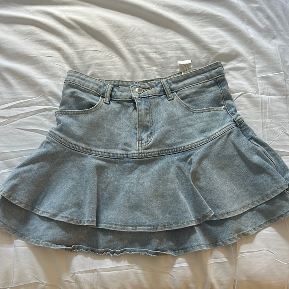 Bought this super cute skirt from Amazon! Size large but fits like a medium!